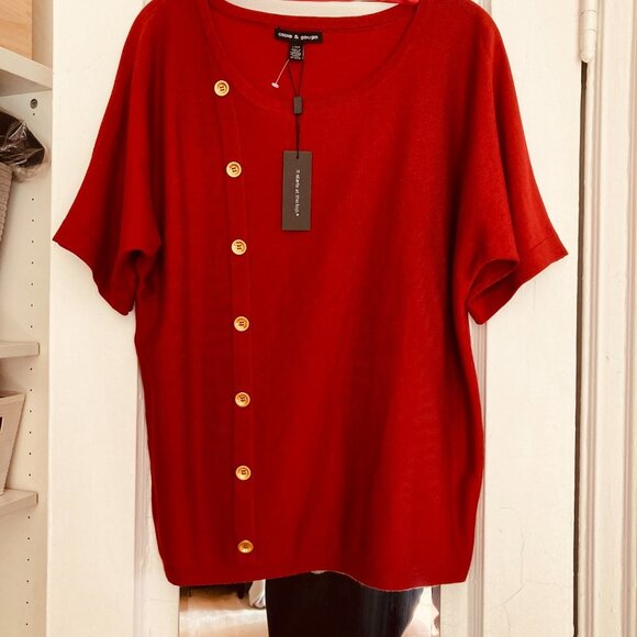 NWT Red Knit Short Sleeved Top With Gold Buttons - Picture 2 of 8